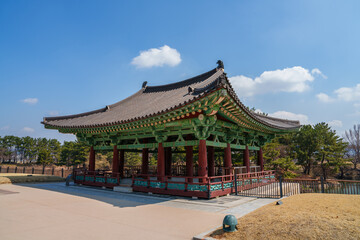Obraz premium Landscape with traditional Korean houses at Donggung Palace and Wolji Pond in Gyeongju, Korea