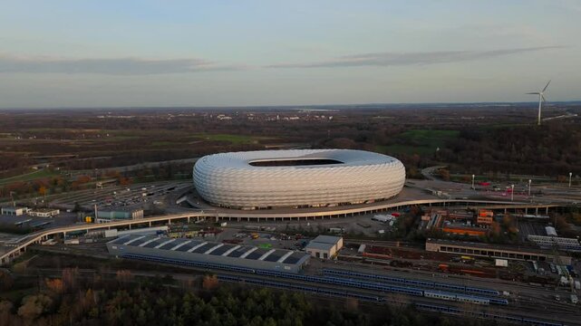 Allianz Arena Munchen Stadion in Frottmaning, Muenchen, Bayern Deutschland, Luftaufnahme im Herbst bei sonnigem Wetter. FC Bayern Munchen stadium aerial view in Munich, Germany. Munich Football Arena