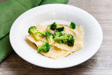 Ravioli Pasta with Broccoli and Black Pepper