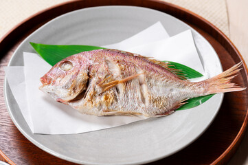 お祝い事の時の鯛の塩焼き