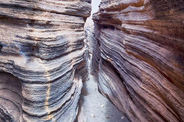 The broad volcanic gorge. The Cracks, Las Grietas. The slope of the Montana Blanca volcano....