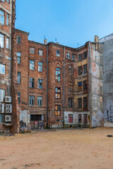 Opuszczona Kamienica przy ulicy Mokotowskie 73 dzielnica Śródmieście.  © smoku7979