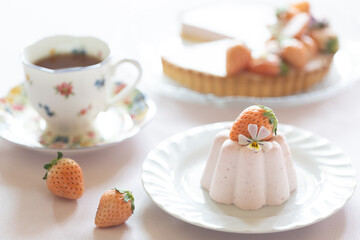 かわいいイチゴのスイーツ