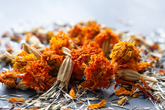 Dried Marigold Flowers with Seeds