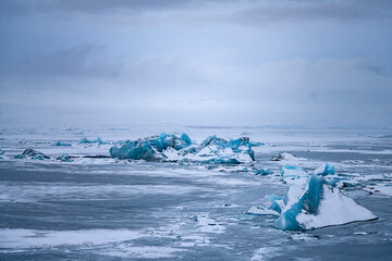 Obraz premium Winter landscape of jokulsarlon glacier lagoon in the south part of Iceland.