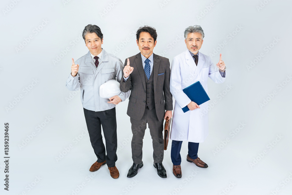 Fototapete ミドルエイジ、男性、仕事、職業、中小企業、全身、チームワーク、エンジニア、技術者、専門家、ビジネスパーソン、営業、研究者、医師、建設、開発、ビジネス、人材、シニア、中高年、おすすめ、紹介、ナンバーワン、一番、イチオシ、指摘、指導、案内、ガイド、アドバイザー、セミナー、エキスパート、プロフェッショナル、異業種、氷河期世代、バブル世代、ベテラン、団塊ジュニア、団結、日本人、作業員、グループ、商工会議所