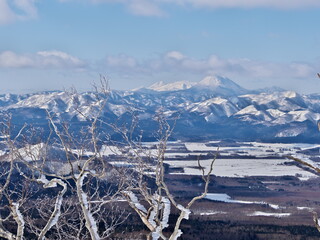Eastern Hokkaido: Snow trekking on the outer rim of Lake Mashu in winter