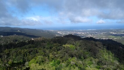 Naklejka premium Vue panoramique depuis le palais de la pena à sintra au Portugal
