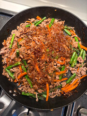 Stir-fried vermicelli with vegetables.