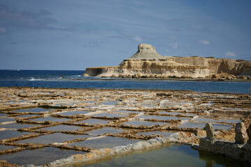 Stawy do odparowywania soli na wyspie Gozo, Malta