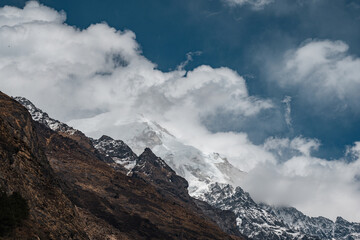 Obraz premium clouds over the mountains