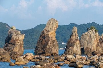 串本町・橋杭岩の壮大な奇岩群