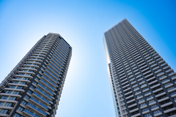 Obraz premium タワーマンションのある都市風景