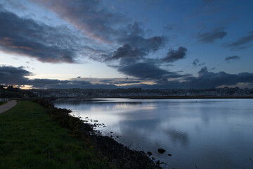 Fototapeta premium Joli ciel de Bretagne sur la côte de granit rose - France