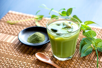 抹茶イメージ　抹茶ラテ
