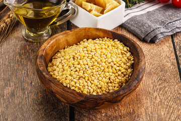 Dry raw wheat pasta - ptitim