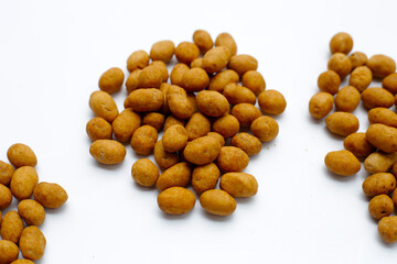 Coconut cream coated peanuts snack