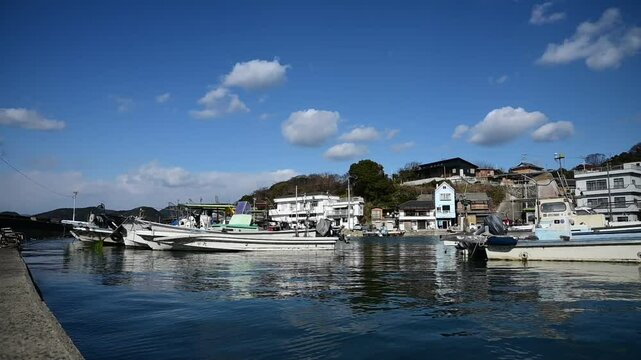 冬の頭島港 （岡山県備前市, 2025年1月）