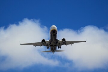 Boeing 737 landing on runway 24R at Josep Tarradellas Barcelona-El Prat Airport (LEBL)