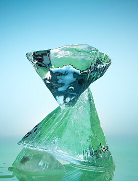 ice, block, pyramid, pedistal, gradient, background, sculpture, green, blue