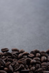焙煎したばかりで香りのよいコーヒー豆
