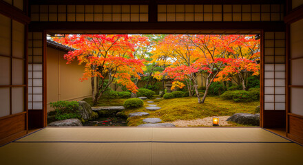 和室から眺める四季の日本庭園