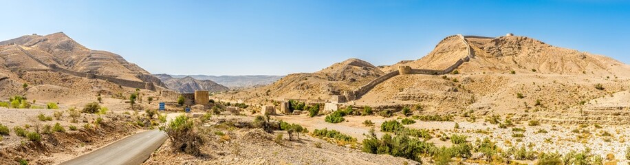 Fototapeta premium Panoramic view at the Ranikot fort also known as the Great Wall of Sindh in Pakistan