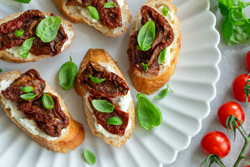 bruschetta with sun dried tomatoes
