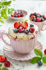 summer berries mug cake