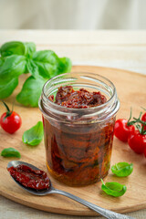 sun dried tomatoes with olive oil