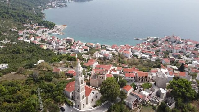 Igrane - Chorwacja - urocze miasteczko i piękne plaże z drona