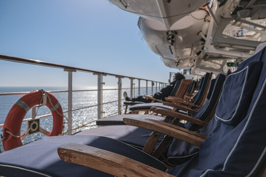 Fototapeta Dream holiday vacation transatlantic passage to New York on legendary ocean liner cruiseship cruise ship on sunny day with horizon and seascape views