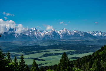the snow-covered Tatras in their beautiful splendor, visible from the Pieniny Mountains