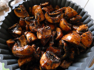 Champignons in der Heißluftfriteuse