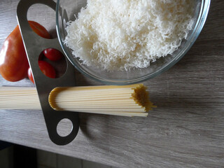 Zutaten für Spaghetti mit Tomatensoße