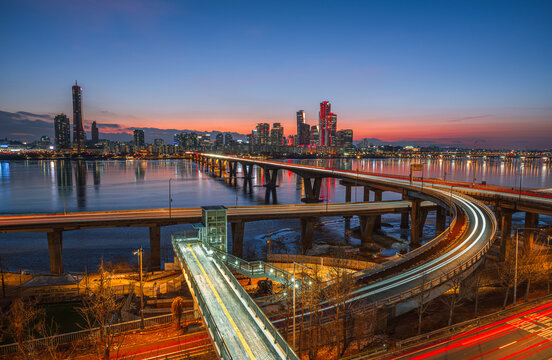 Seoul, South Korea, Han River, cityscape, skyline, sunset, dusk, twilight, bridge, traffic trails, light trails, modern architecture, skyscrapers, urban, city lights, Yeouido, 63 Building.