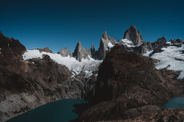 Obraz premium fitz roy - patagonia view from the top view point, no clouds