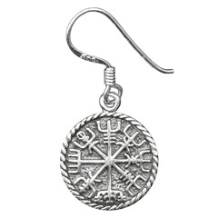 This silver earring features a striking design of a terrifying helmet, perfect for those who embrace bold and edgy style. A powerful accessory for those who love unique, dramatic fashion.