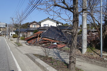 能登、家屋の倒壊