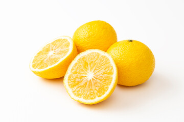 白背景に日向夏みかん