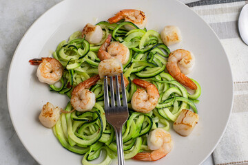 zucchini noodles with scallops and shrimp