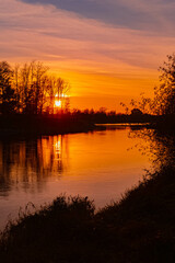 Obraz premium Sunset with reflections near Straubing, Danube, Straubing-Bogen, Bavaria, Germany