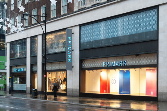 Entrance of Primark store at Marble Arch