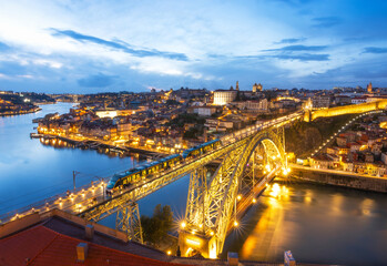 Fototapeta premium Bridge of Luis I during blue hour, Porto, Portugal