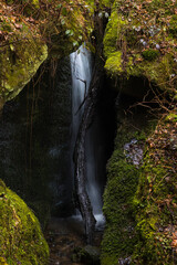 Aufnahme eines kleinen Wasserfalls in der sächsischen Schweiz.