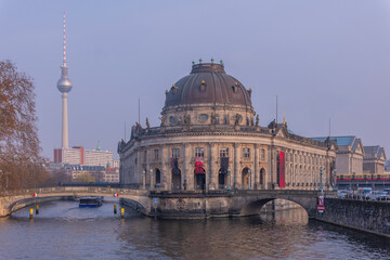 Obraz premium germany capital berlin city center buildings architecture and must-see tourist attractions photos