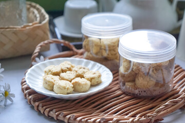 Almond Sugee Cookies are rich, buttery, with a nutty almond flavor, a popular kuih during Hari Raya