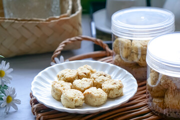 Almond Sugee Cookies are rich, buttery, with a nutty almond flavor, a popular kuih during Hari Raya