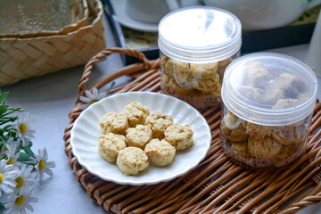 Almond Sugee Cookies are rich, buttery, with a nutty almond flavor, a popular kuih during Hari Raya