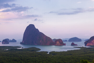 Samed Nang-Chee Viewpoint&nbsp;is one of the most popular panoramas in Phang Nga, particularly during sunrise and sunset Located on many hilltop, Takua Pa district, Phang Nga&nbsp;